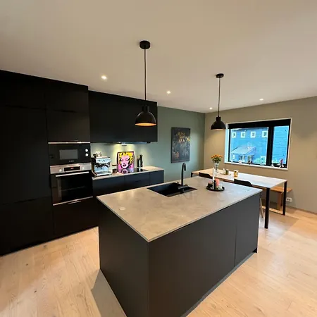 Central Apartment *